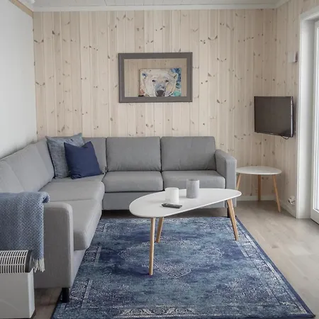 Holiday home Brand New Nappstraumen Seaview Cabin *